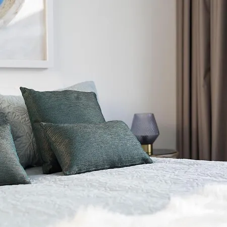 Lovelystay - Wohaza With Free Private Parking Oporto