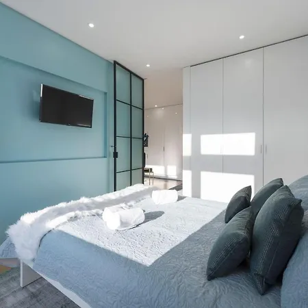 Lovelystay - Wohaza With Free Private Parking Oporto