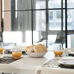 Lovelystay - Wohaza With Free Private Parking