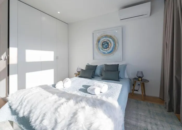 Lovelystay - Wohaza With Free Private Parking Oporto