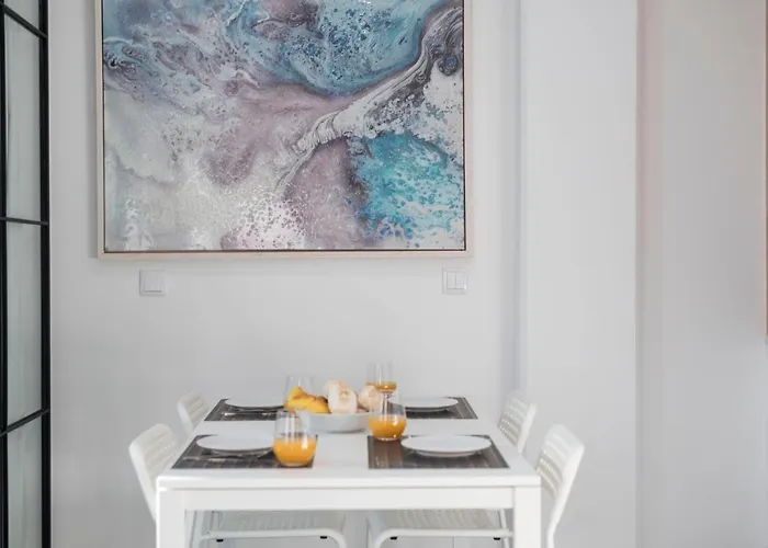 Lägenhet Lovelystay - Wohaza With Free Private Parking *